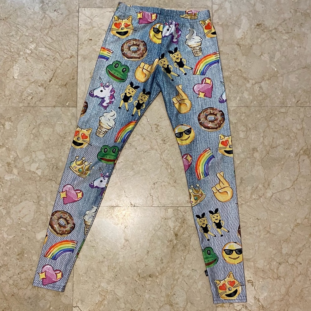 Tromp L’oleil Terez leggings with emoji motif.